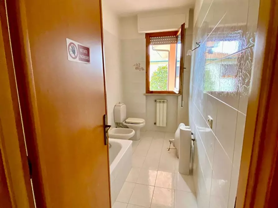 Immagine 23 di Villetta a schiera in vendita  a Viareggio