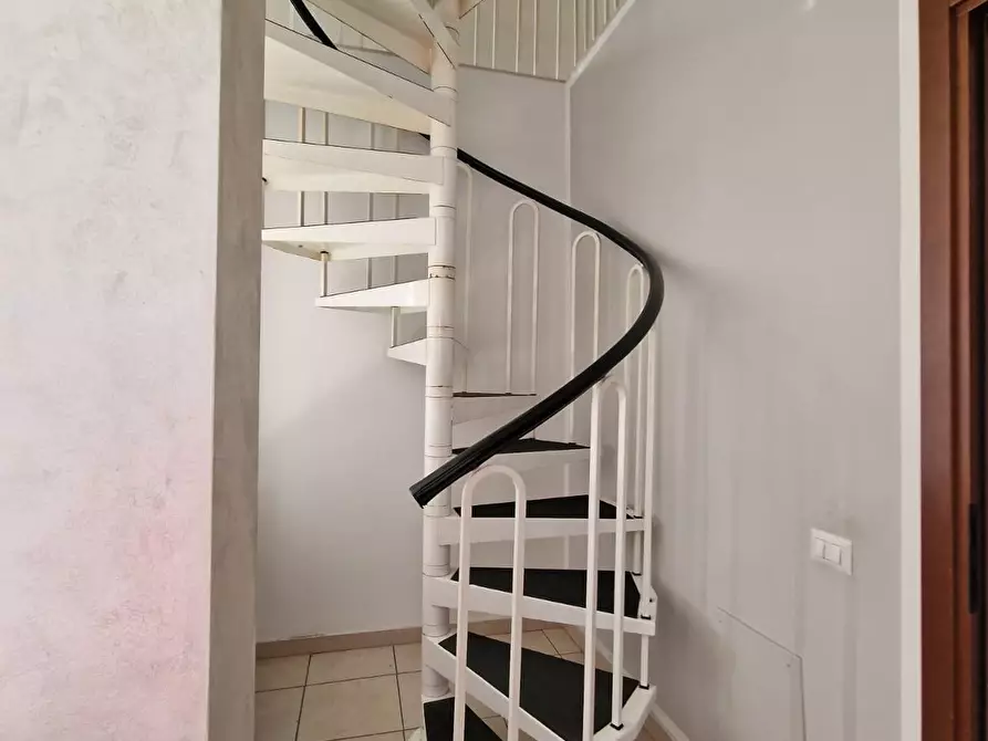 Immagine 7 di Appartamento in vendita  a Livorno