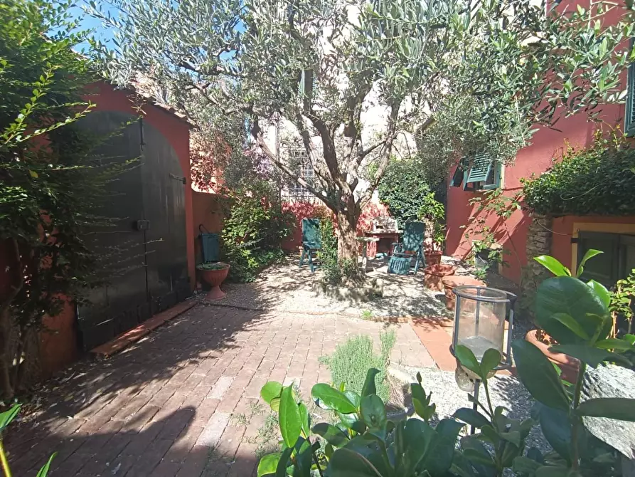 Immagine 13 di Casa semindipendente in vendita  a Borgo A Mozzano