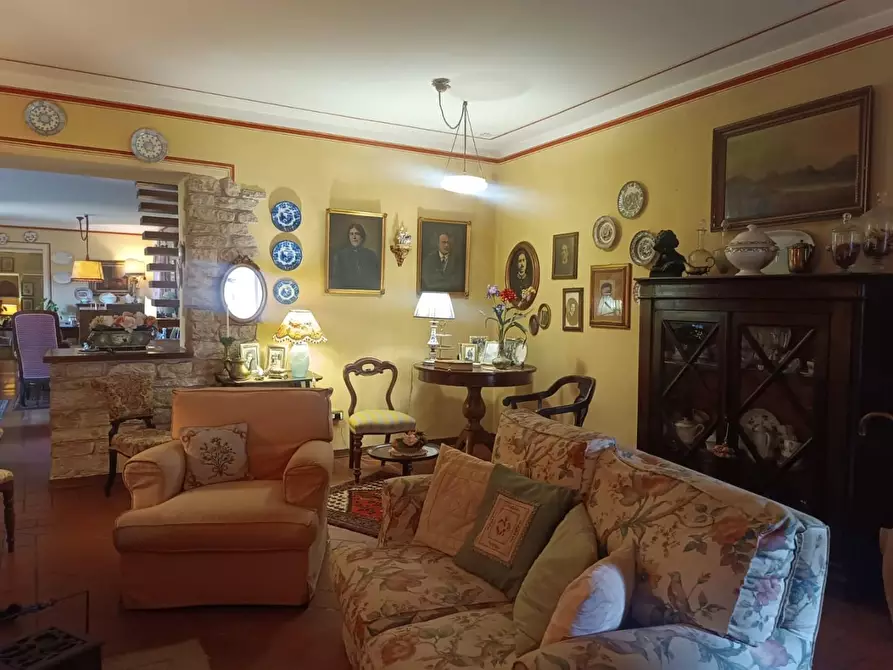 Immagine 18 di Casa semindipendente in vendita  a Borgo A Mozzano