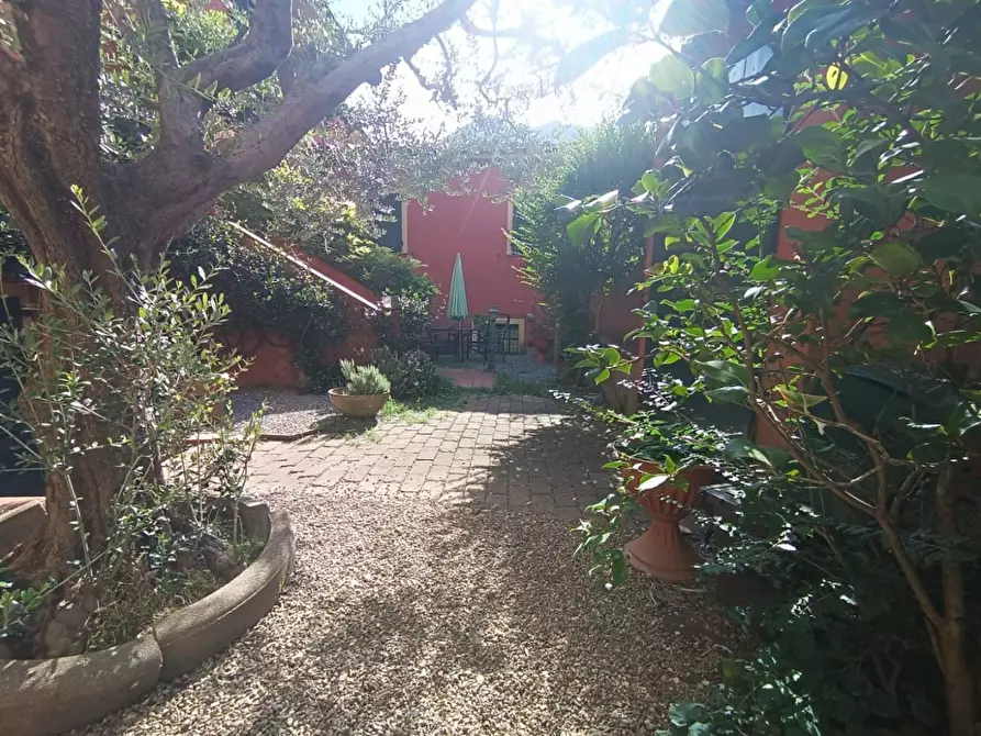 Immagine 12 di Casa semindipendente in vendita  a Borgo A Mozzano