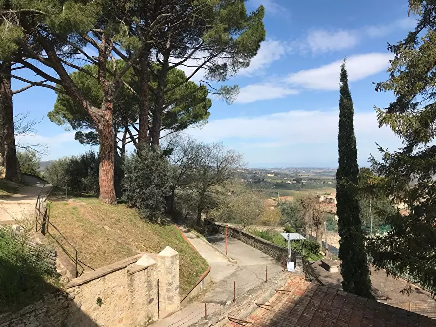 Immagine 9 di Appartamento in vendita  a San Gimignano