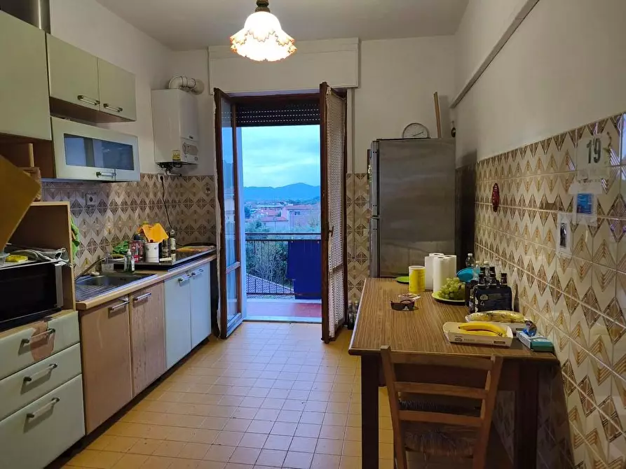 Immagine 4 di Appartamento in vendita  a Carrara