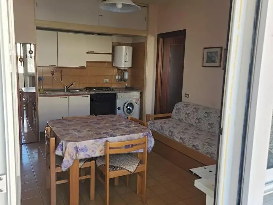 Immagine 2 di Appartamento in vendita  a Carrara