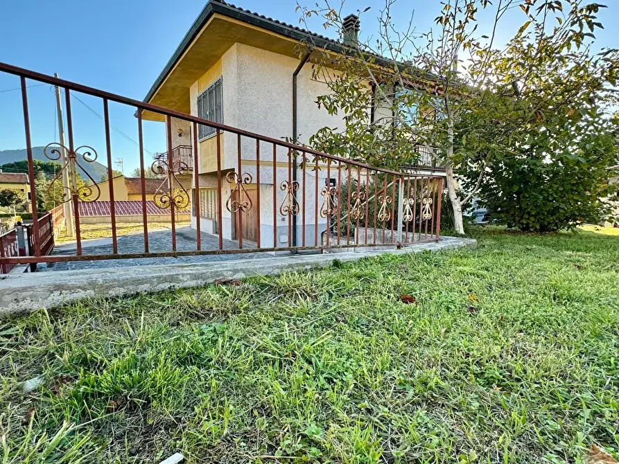 Immagine 3 di Casa indipendente in vendita  a Lucca