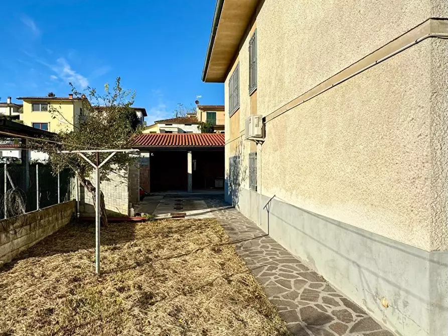 Immagine 56 di Casa indipendente in vendita  a Lucca