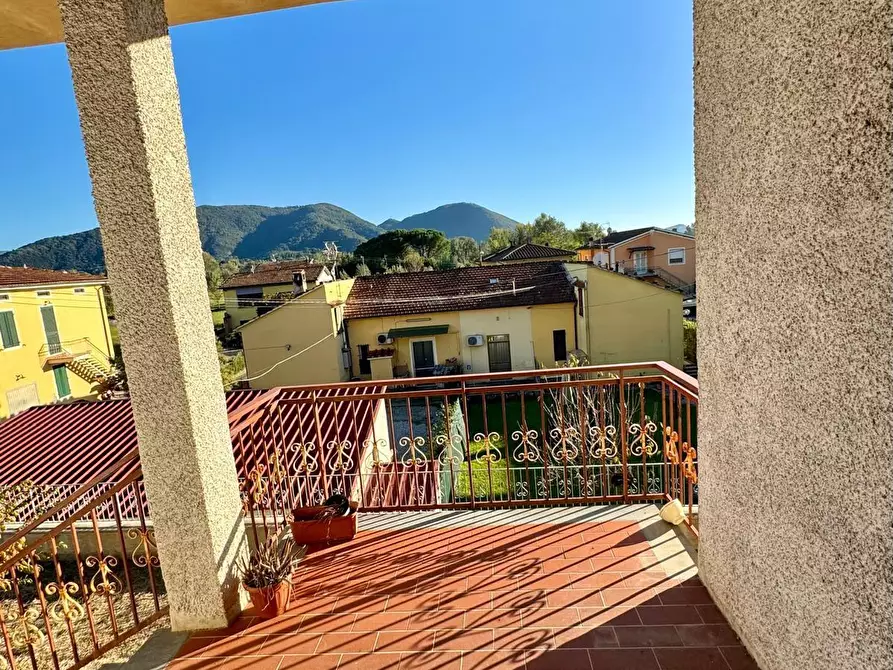 Immagine 50 di Casa indipendente in vendita  a Lucca