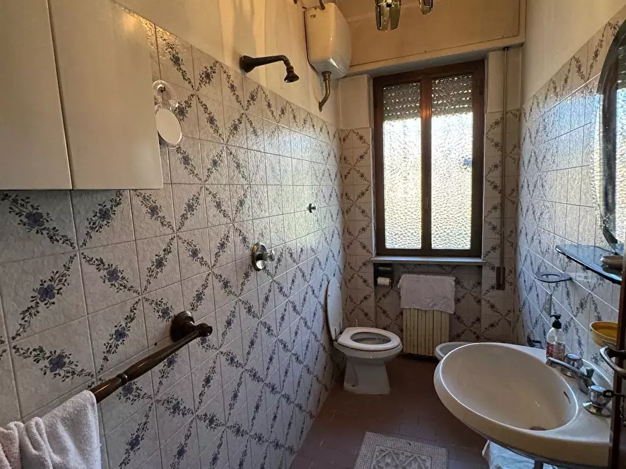 Immagine 29 di Casa indipendente in vendita  a Lucca