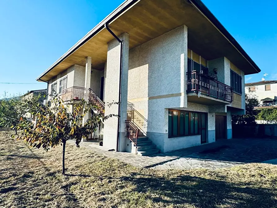 Immagine 1 di Casa indipendente in vendita  a Lucca