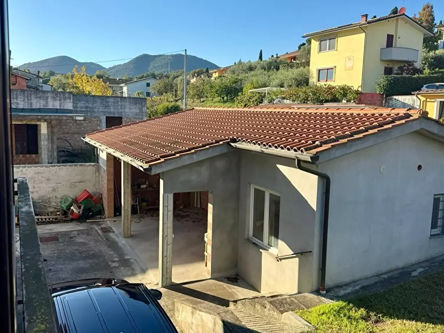 Immagine 23 di Casa indipendente in vendita  a Lucca