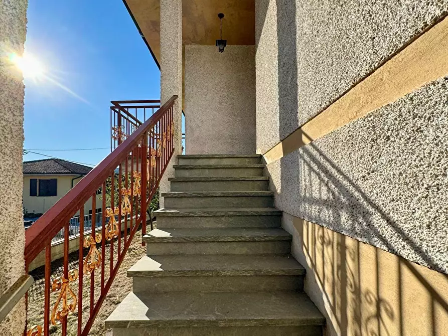 Immagine 12 di Casa indipendente in vendita  a Lucca