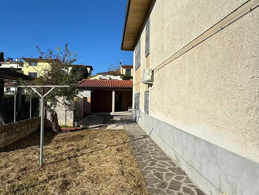 Immagine 8 di Casa indipendente in vendita  a Lucca