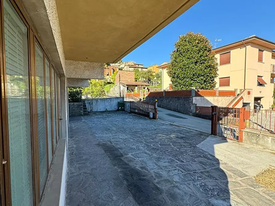 Immagine 10 di Casa indipendente in vendita  a Lucca
