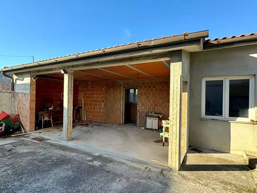 Immagine 24 di Casa indipendente in vendita  a Lucca