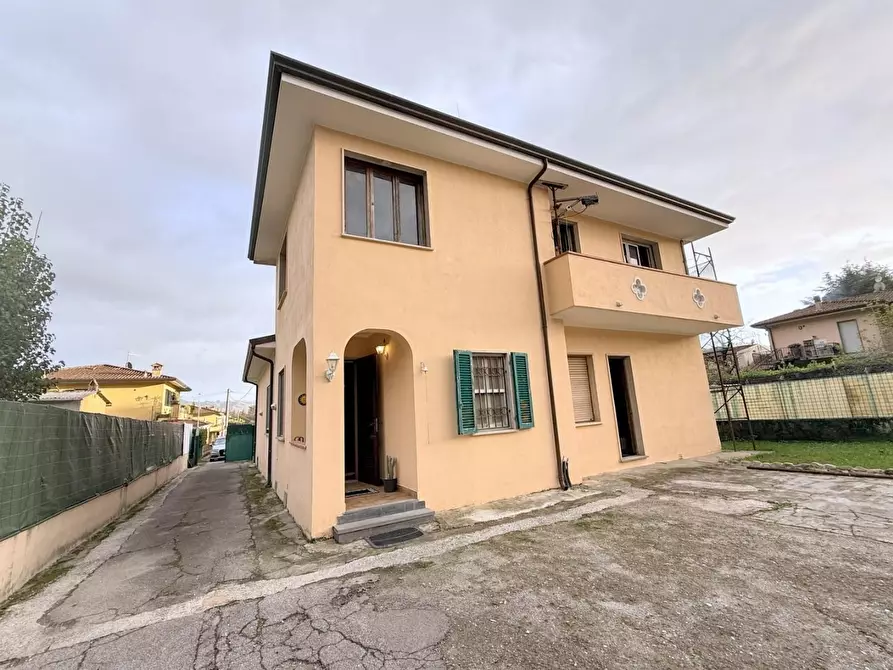 Immagine 1 di Casa indipendente in vendita  a Camaiore