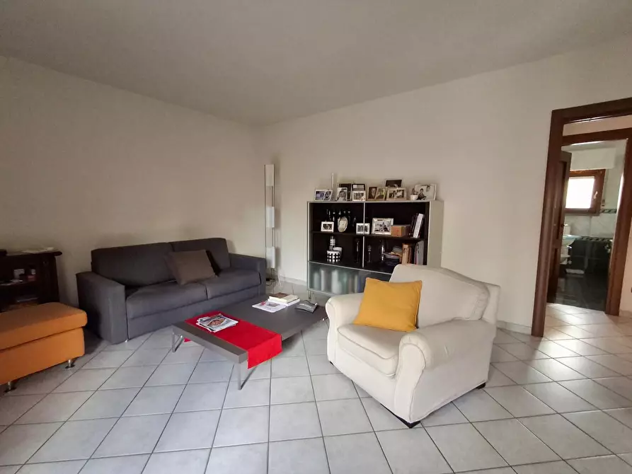 Immagine 4 di Appartamento in vendita  a Capraia E Limite