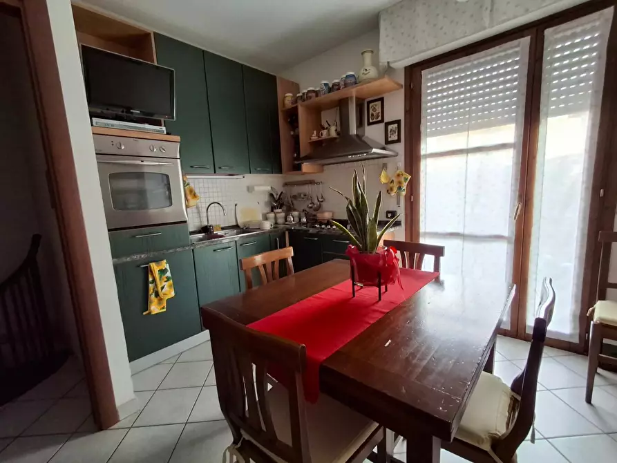 Immagine 10 di Appartamento in vendita  a Capraia E Limite