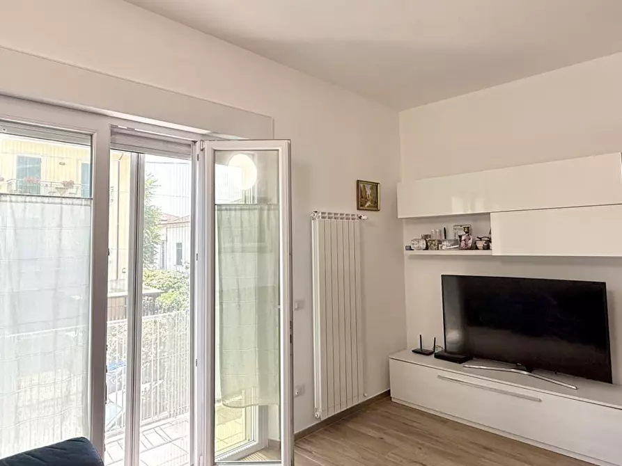 Immagine 4 di Casa bifamiliare in vendita  a Camaiore