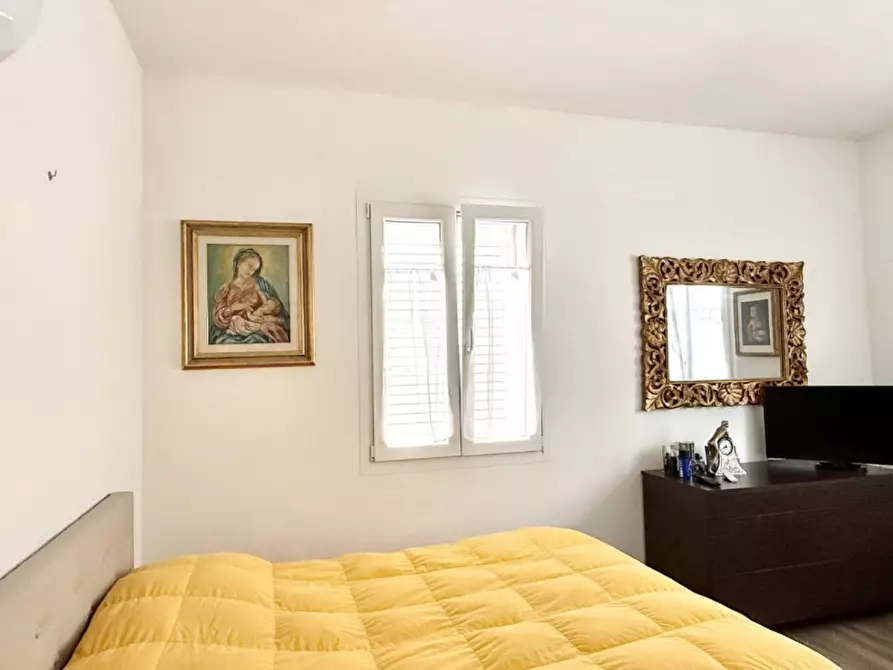 Immagine 28 di Casa bifamiliare in vendita  a Camaiore