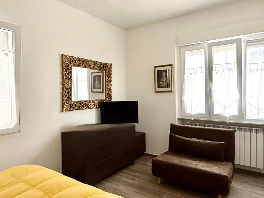 Immagine 15 di Casa bifamiliare in vendita  a Camaiore