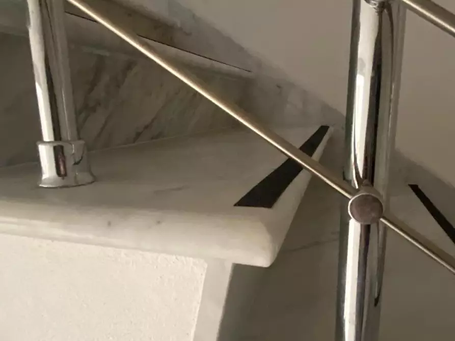 Immagine 2 di Appartamento in vendita  a Viareggio