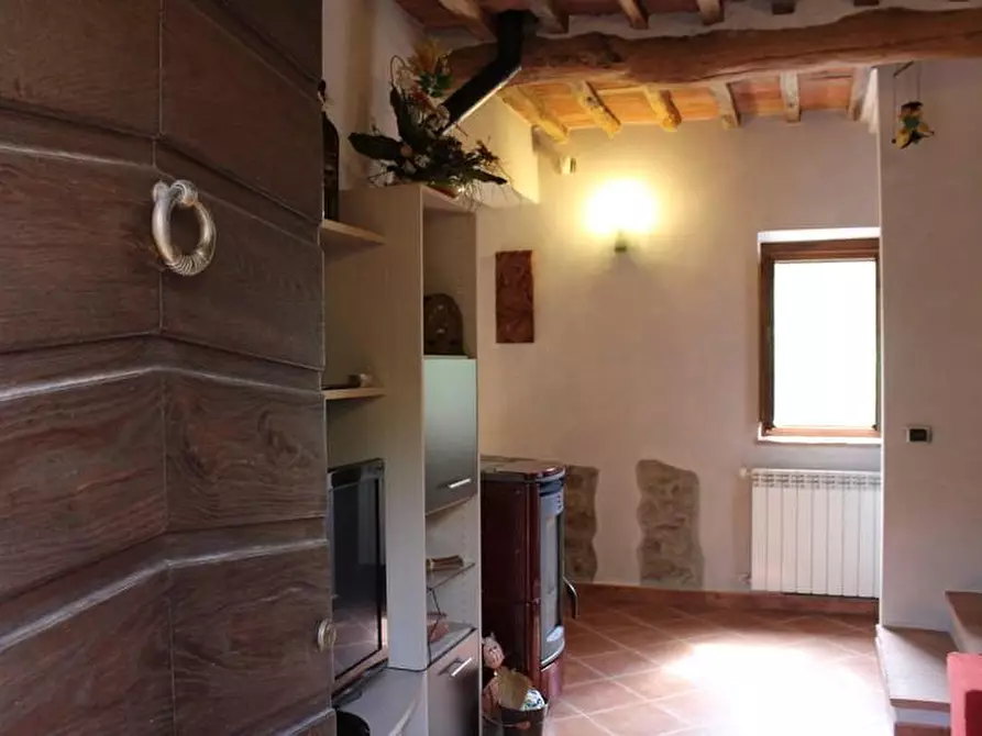 Immagine 2 di Rustico / casale in vendita  a Capannori