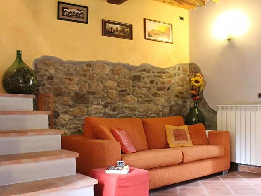 Immagine 5 di Rustico / casale in vendita  a Capannori