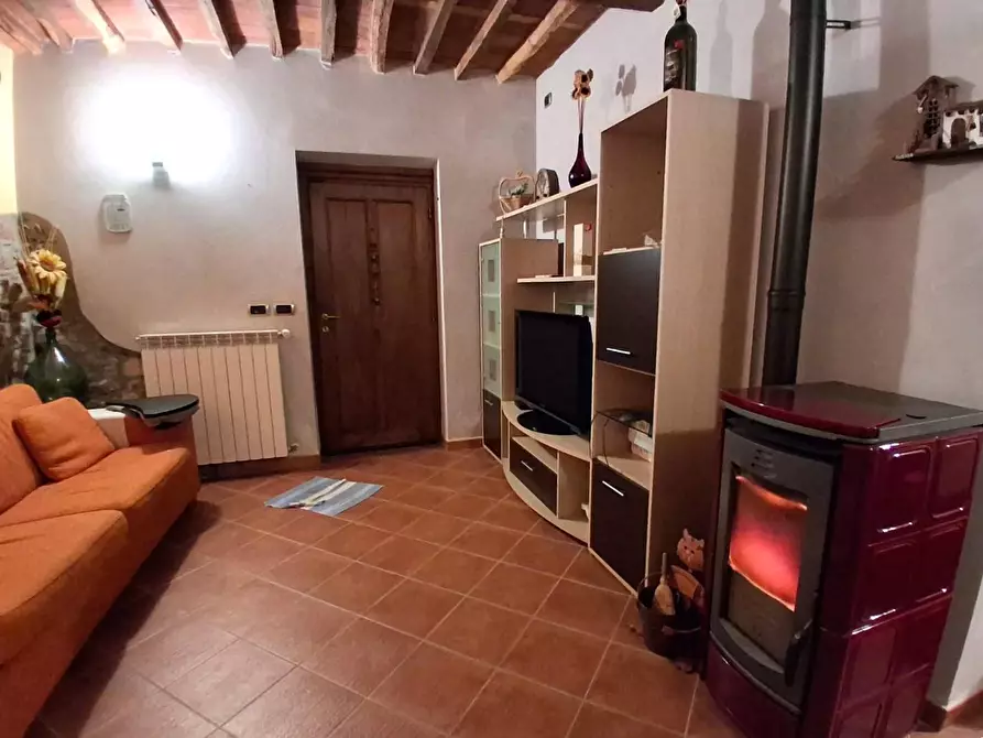 Immagine 3 di Rustico / casale in vendita  a Capannori