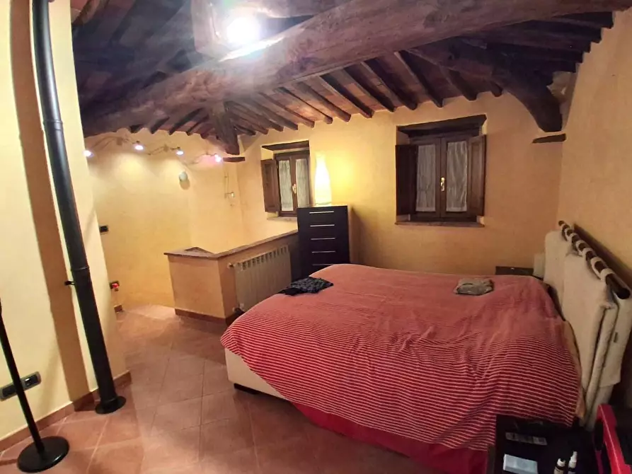 Immagine 9 di Rustico / casale in vendita  a Capannori