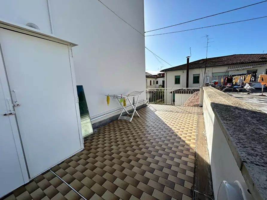 Immagine 11 di Appartamento in vendita  a Empoli