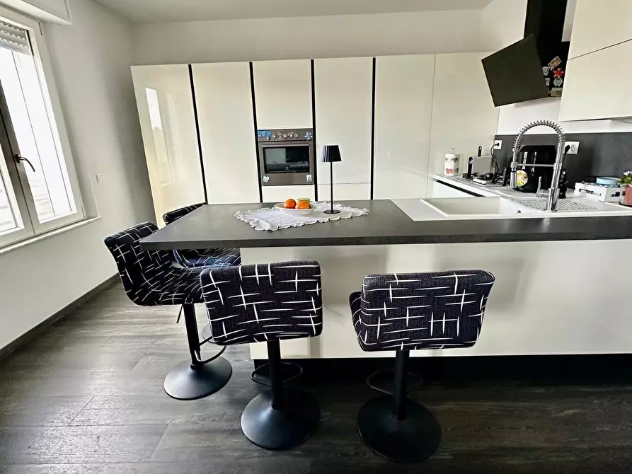 Immagine 2 di Appartamento in vendita  a Campiglia Marittima