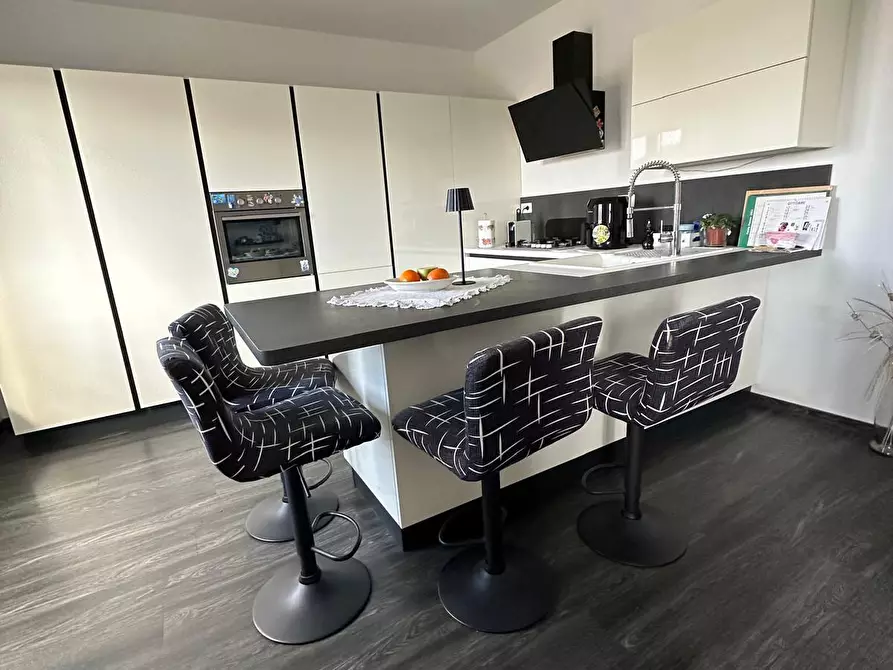 Immagine 5 di Appartamento in vendita  a Campiglia Marittima