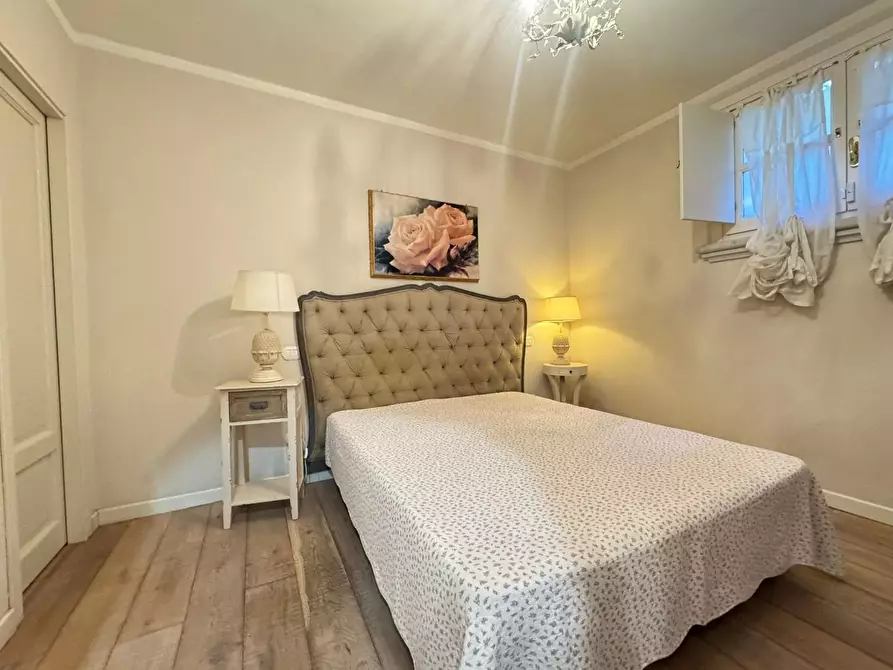 Immagine 43 di Villa in vendita  a Pietrasanta