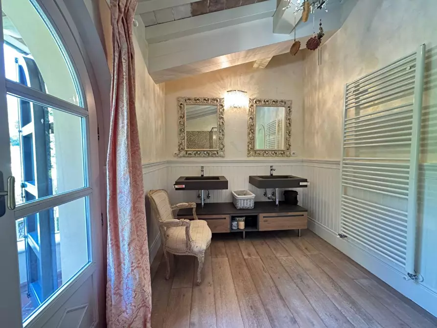 Immagine 36 di Villa in vendita  a Pietrasanta