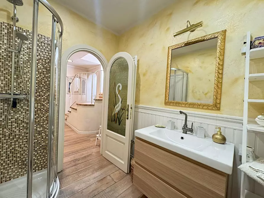 Immagine 42 di Villa in vendita  a Pietrasanta