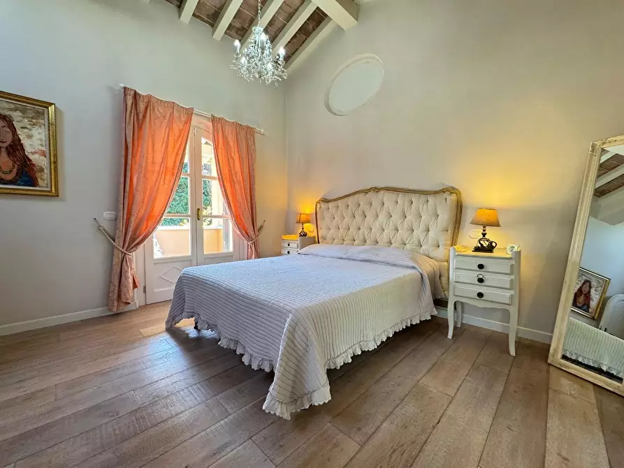 Immagine 29 di Villa in vendita  a Pietrasanta