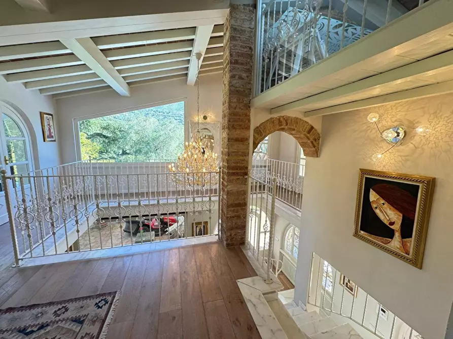 Immagine 41 di Villa in vendita  a Pietrasanta