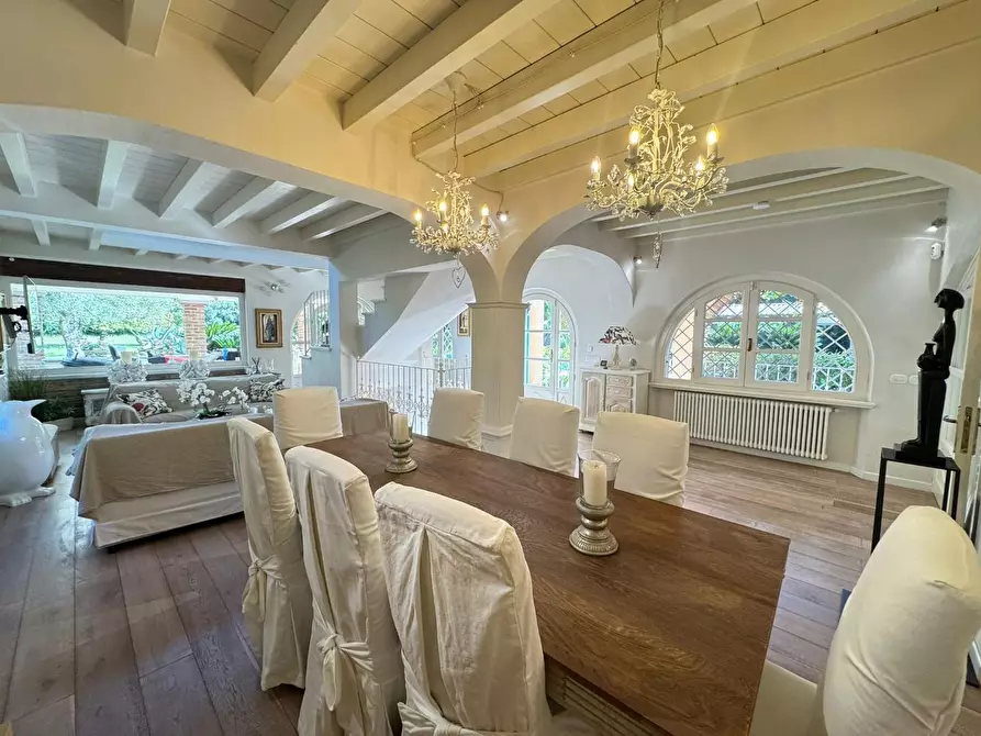 Immagine 20 di Villa in vendita  a Pietrasanta