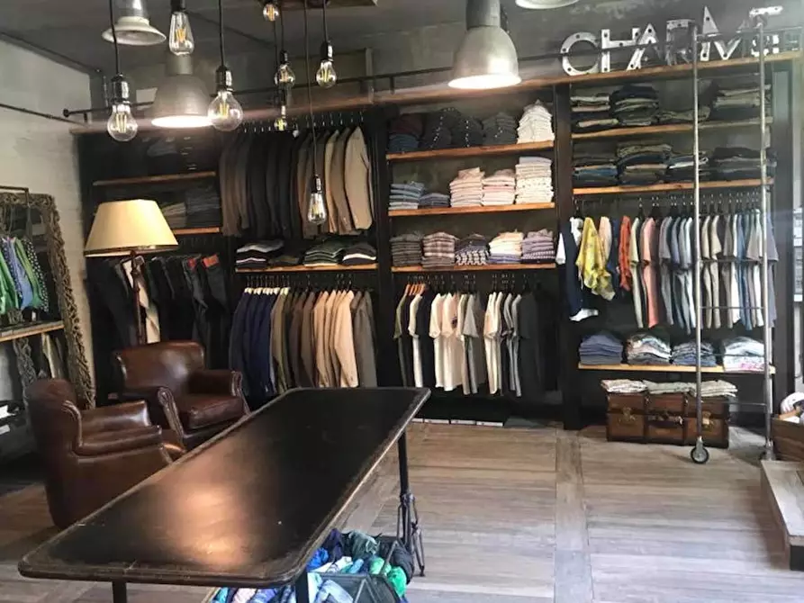 Immagine 1 di Locale commerciale in vendita  a Empoli