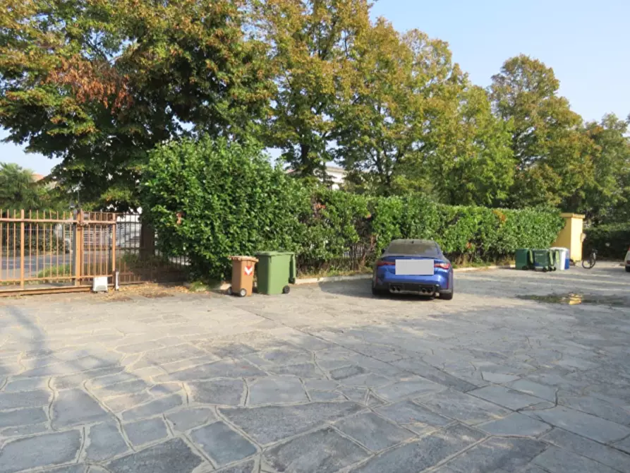 Immagine 8 di Magazzino in vendita  a Gorgonzola