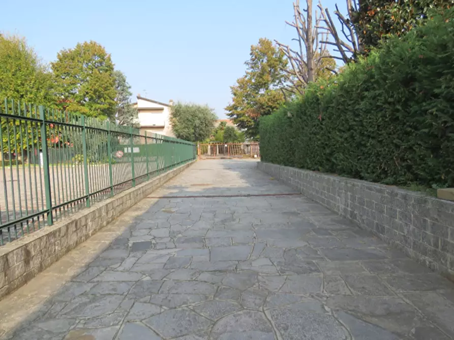 Immagine 5 di Magazzino in vendita  a Gorgonzola