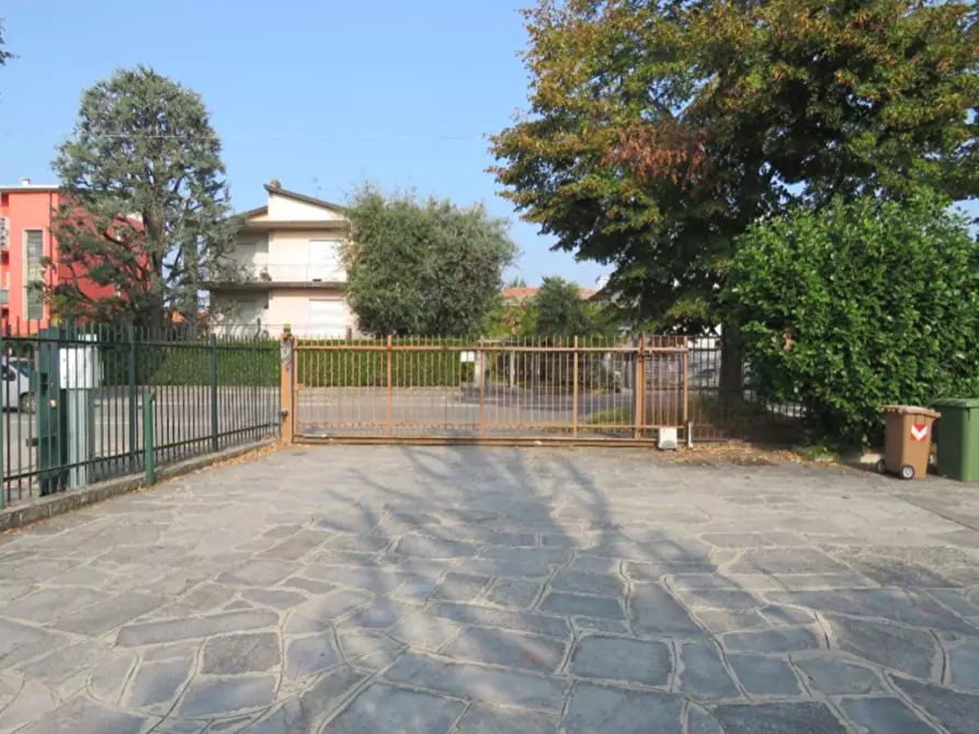 Immagine 9 di Magazzino in vendita  a Gorgonzola