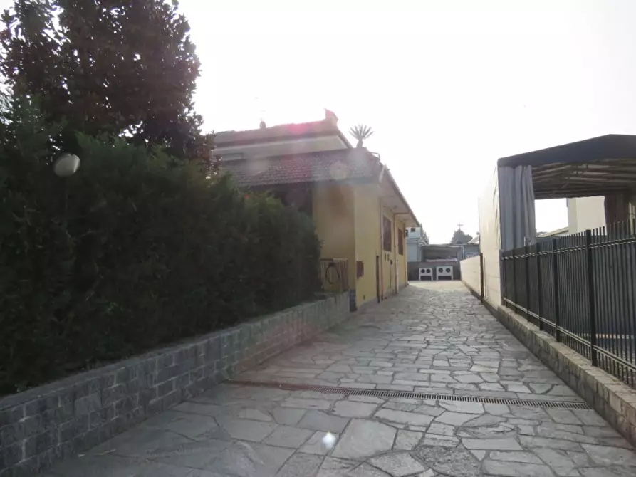 Immagine 6 di Magazzino in vendita  a Gorgonzola