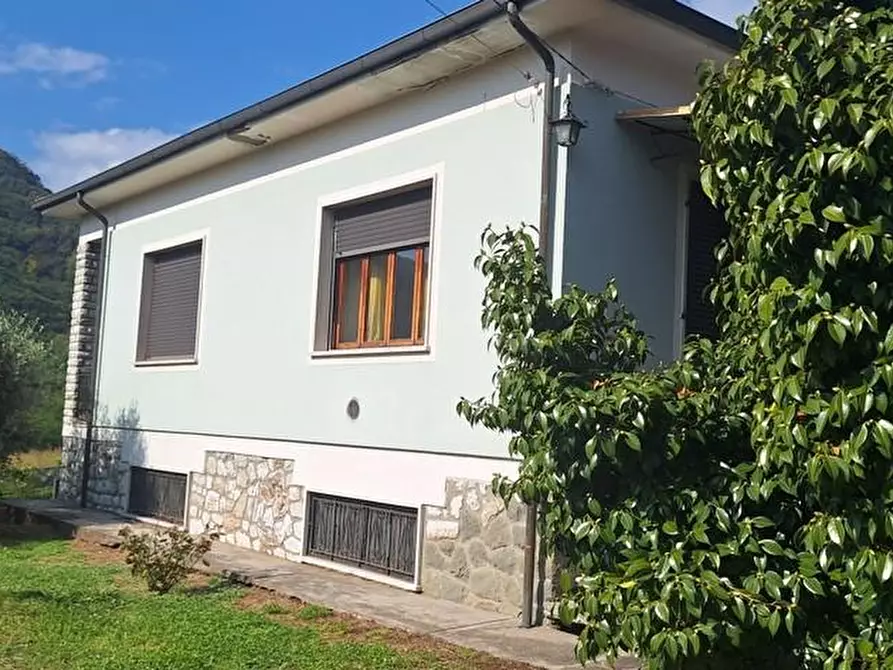 Immagine 2 di Casa indipendente in vendita  a Bagni Di Lucca
