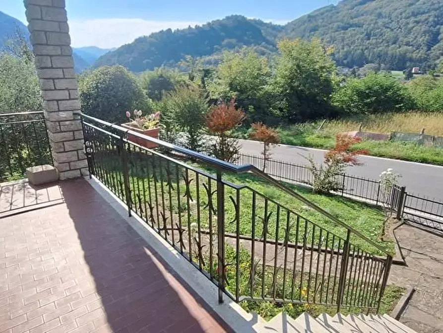 Immagine 10 di Casa indipendente in vendita  a Bagni Di Lucca