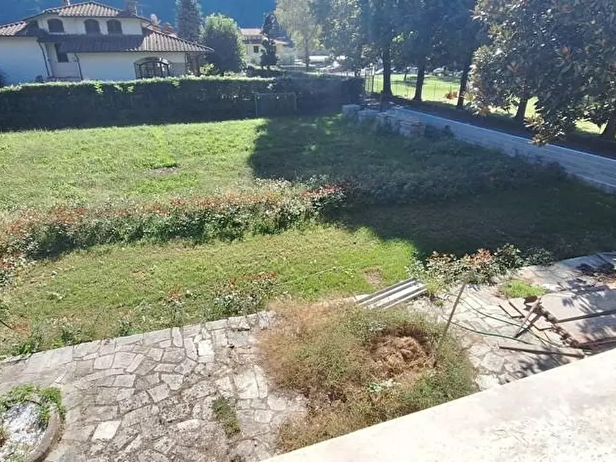 Immagine 19 di Villa in vendita  a Borgo A Mozzano