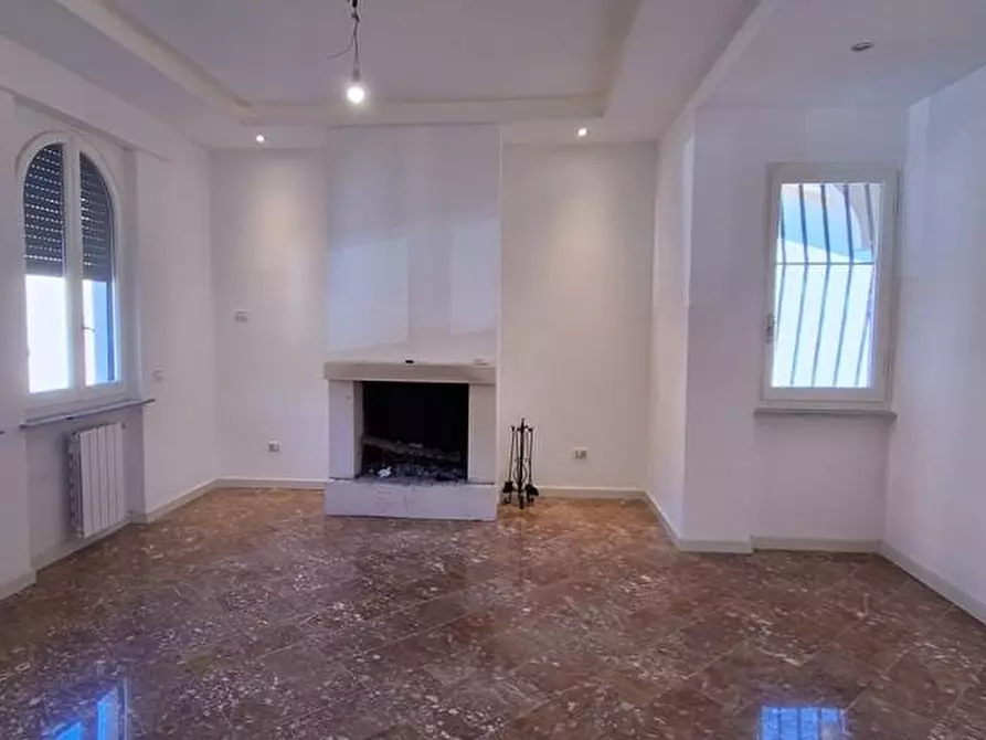 Immagine 8 di Villa in vendita  a Borgo A Mozzano