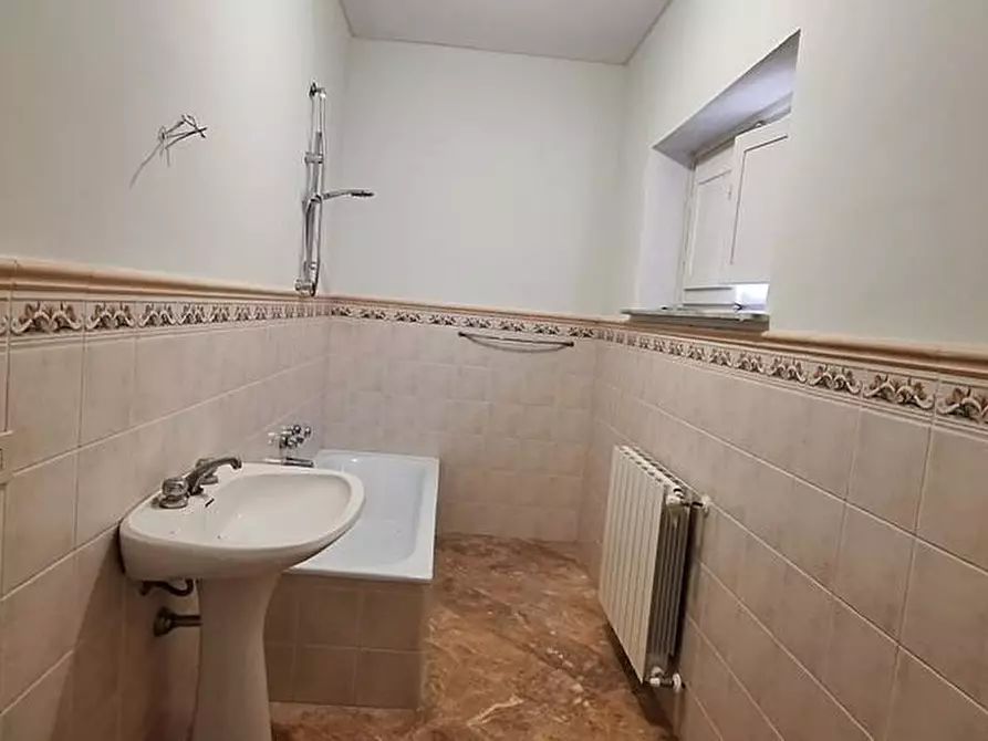 Immagine 24 di Villa in vendita  a Borgo A Mozzano