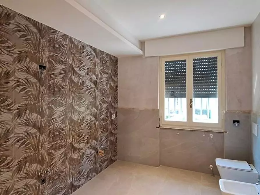 Immagine 13 di Villa in vendita  a Borgo A Mozzano