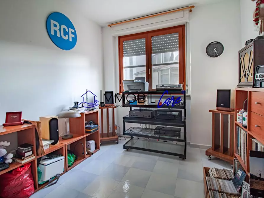 Immagine 12 di Appartamento in vendita  a Livorno